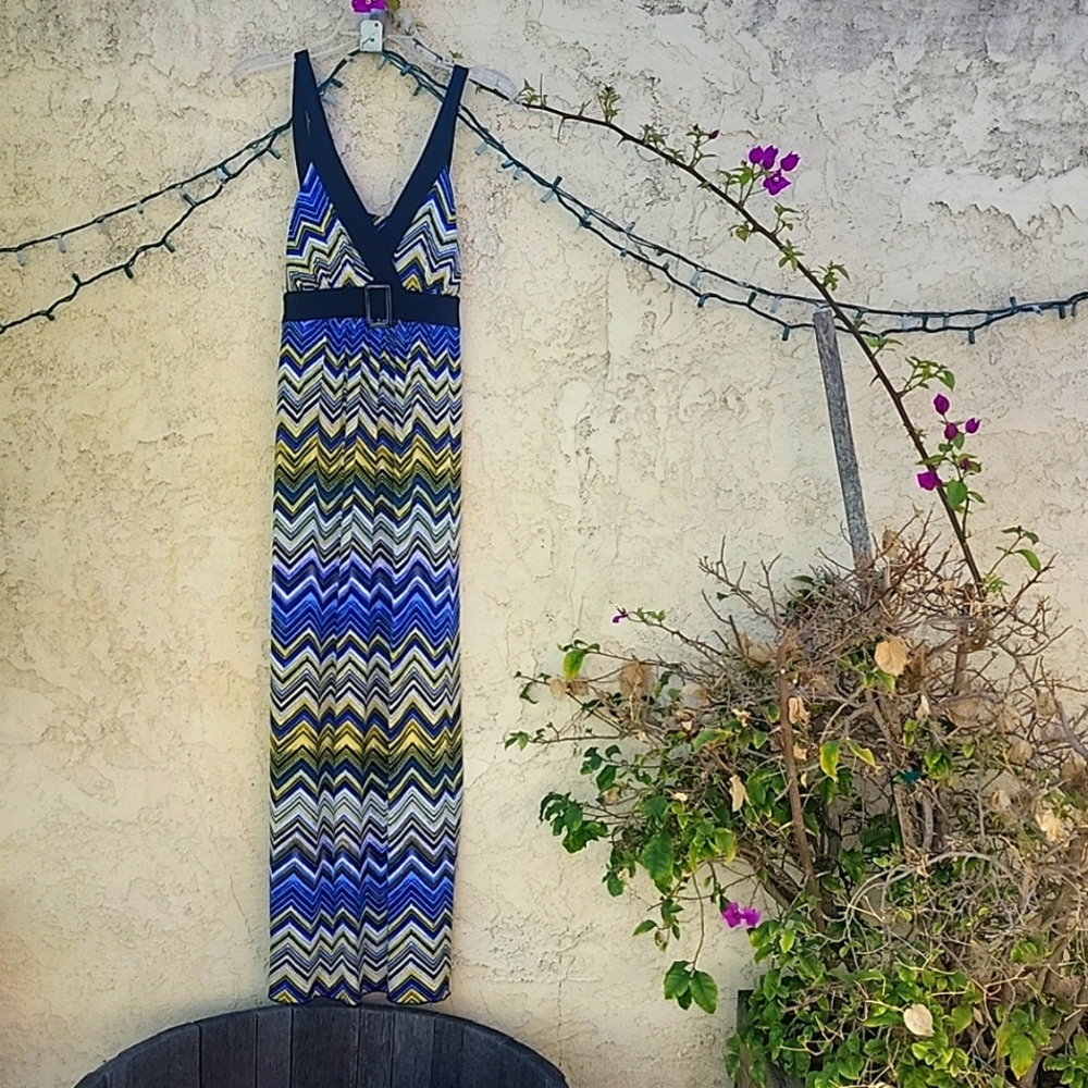 Sleeveless long dress